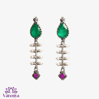 Varenya-Galleria-silver-women-earring-emerald-long-pearl