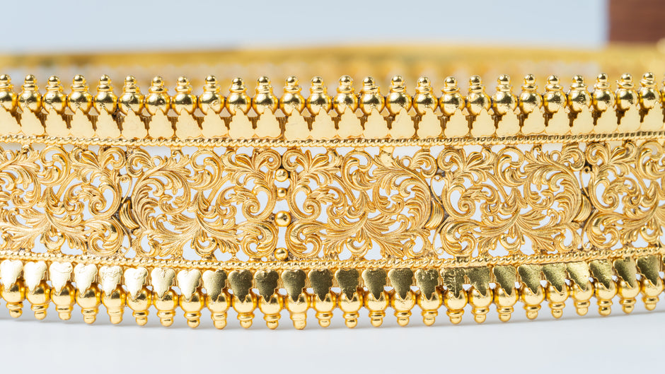 Classic Gold-Plated Filigree Bridal Waist Belt with Intricate Floral Design