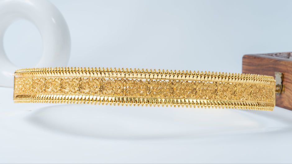 Classic Gold-Plated Filigree Bridal Waist Belt with Intricate Floral Design