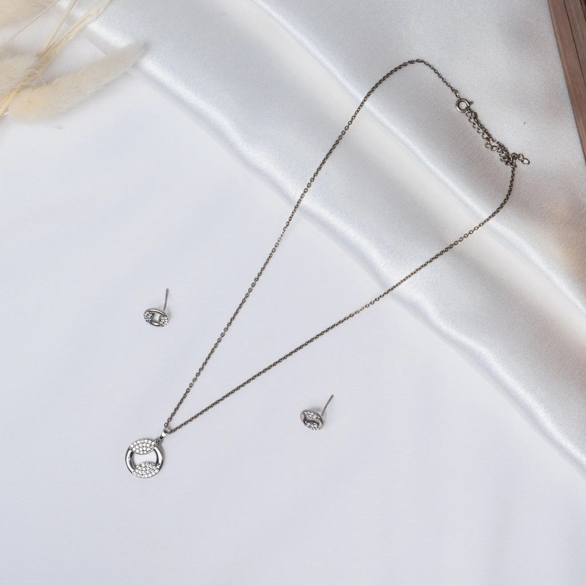 Circle WT Studs Pendant Set in 925 Premium Silver Jewelry