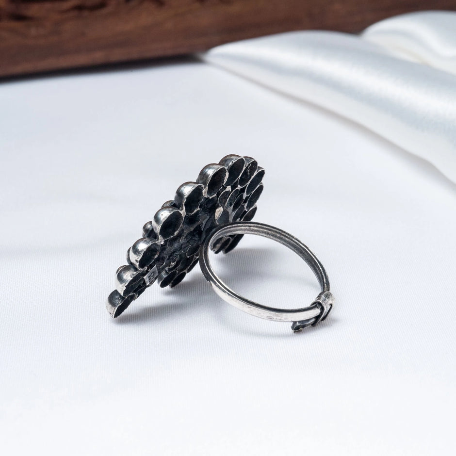 Crescent Oxidised Ring
