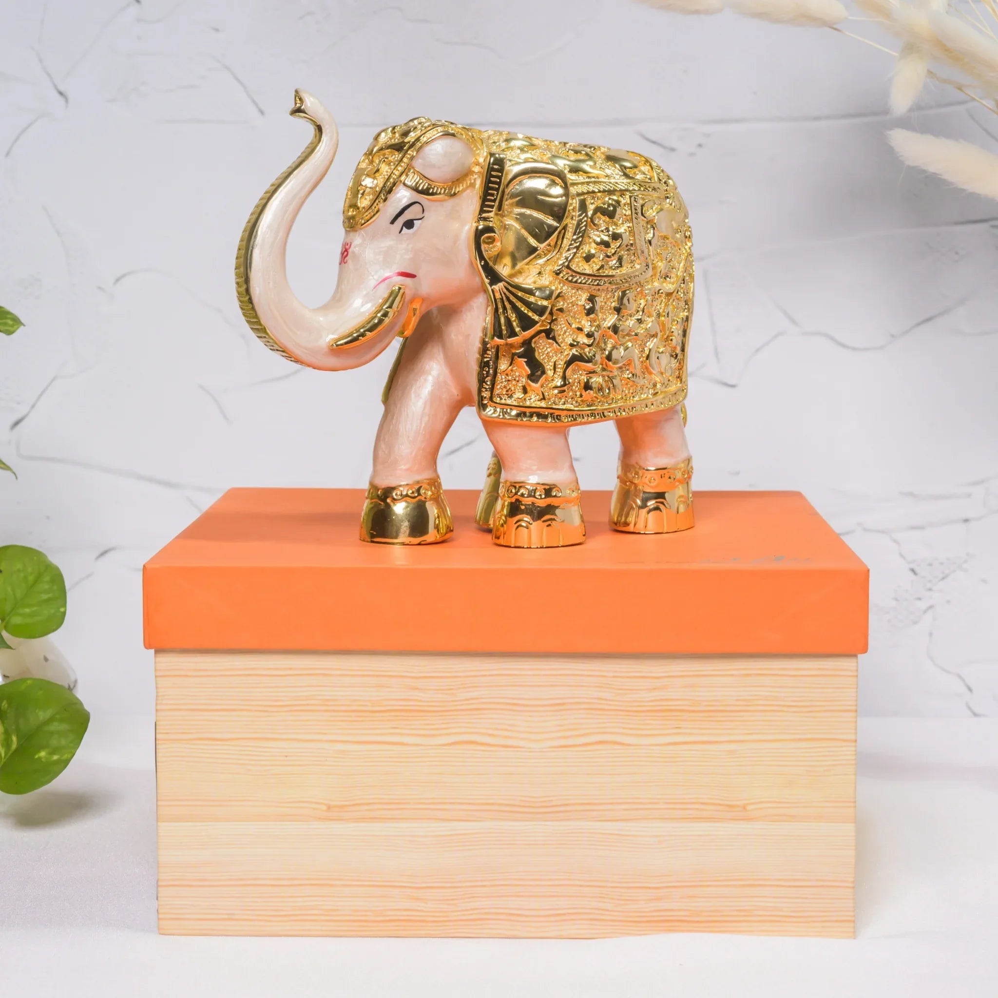 Elephant pearl white gold UP 03 - Varenya Galleria