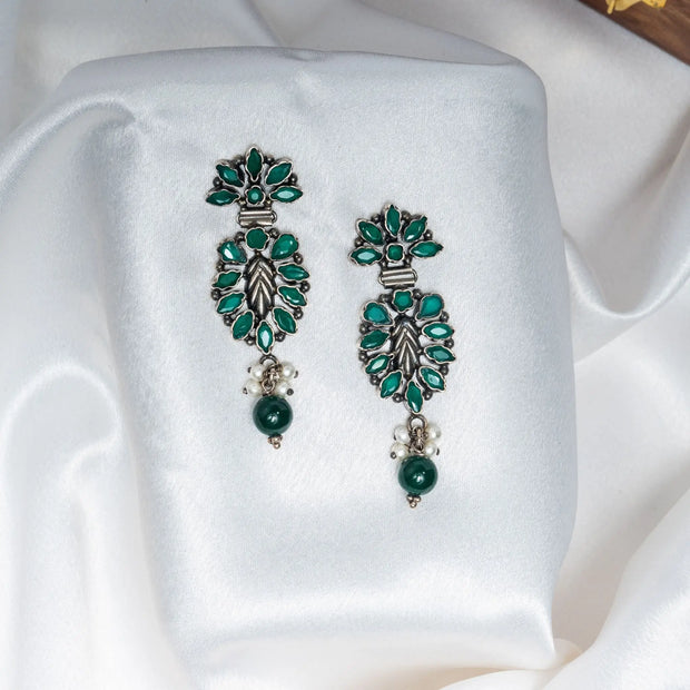 Emerald Spread Hanging Earrings in 925 Premium Silver Jewelry for Women