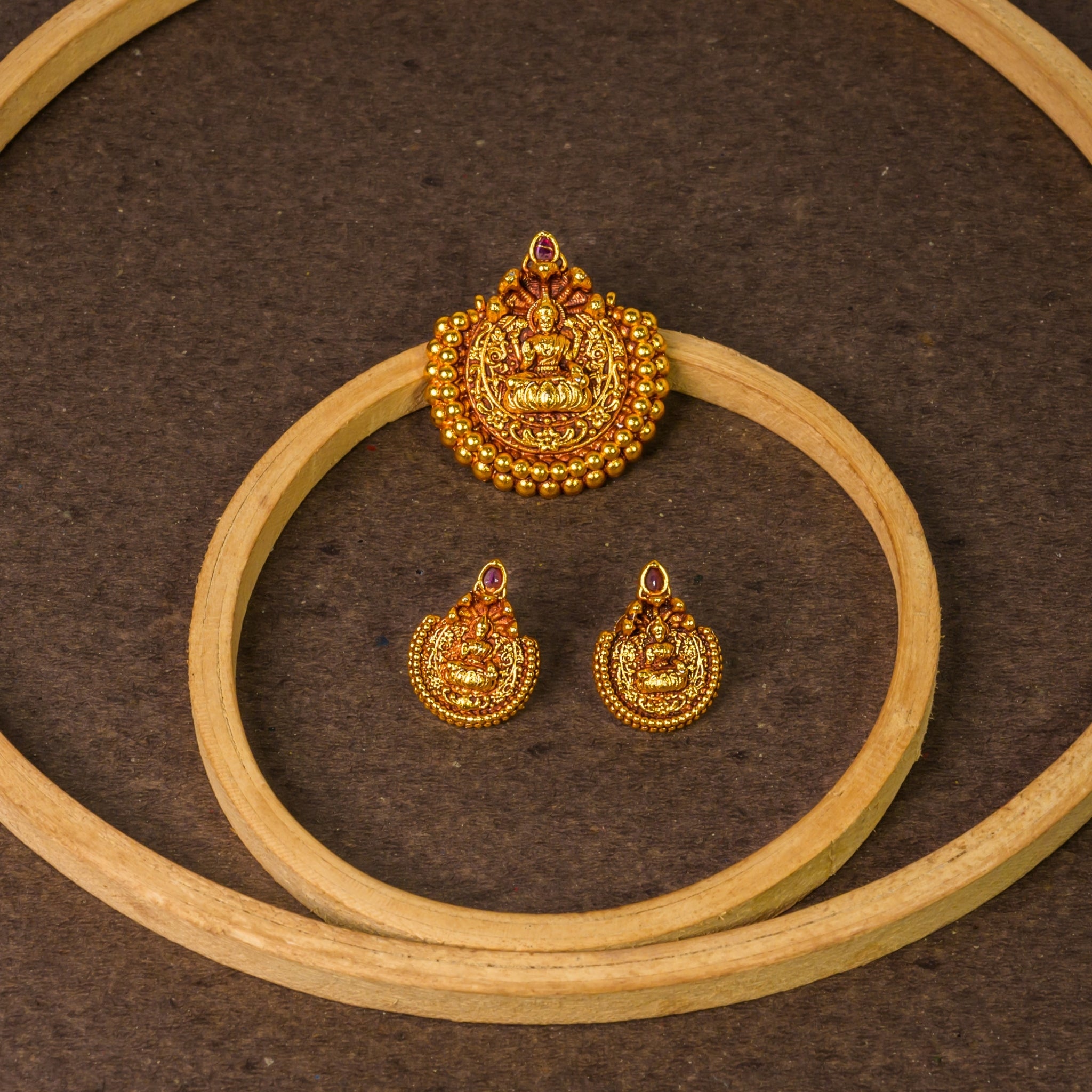 Lakshmi Nag Pndt Set