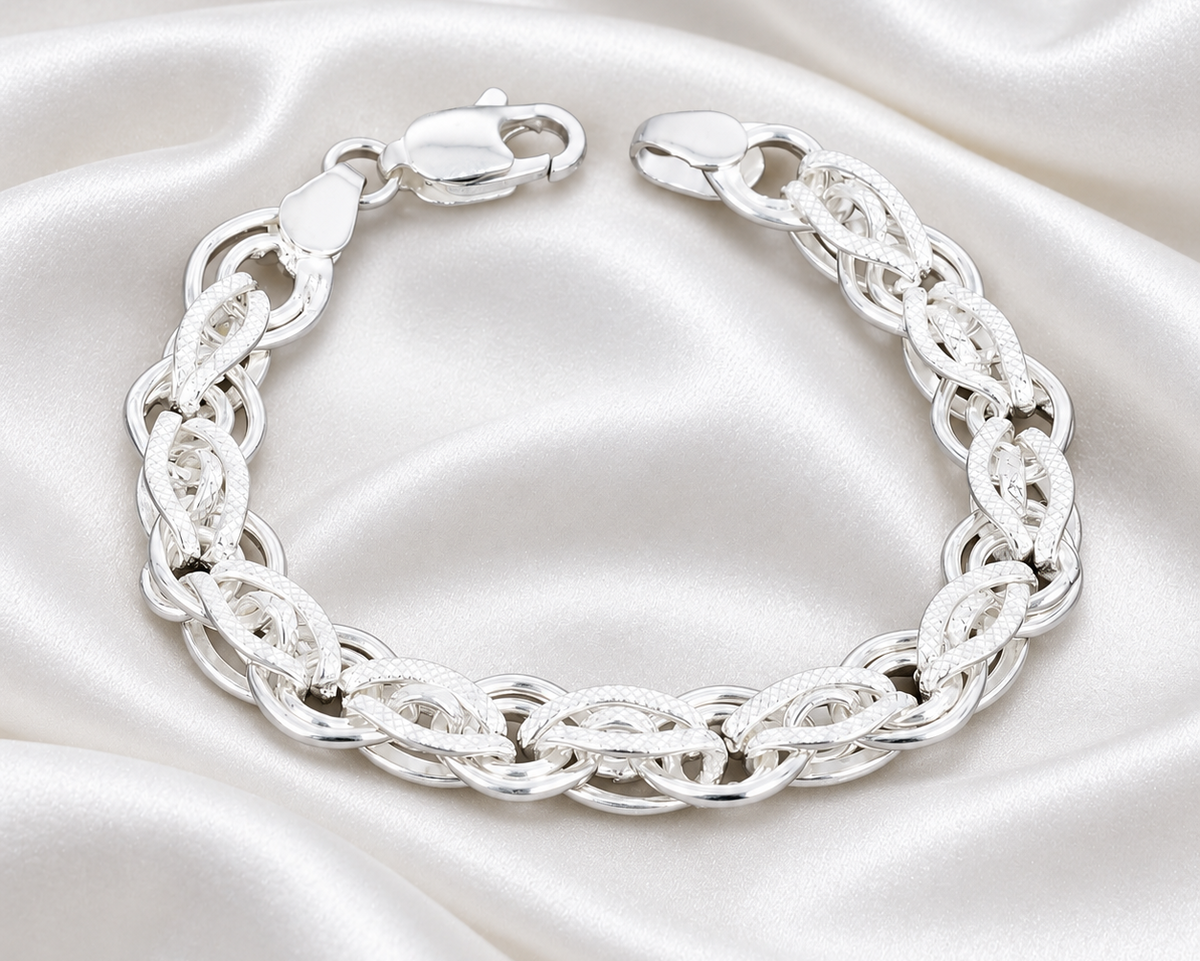 Elegant Interlinked 925 Sterling Silver Designer Chain Bracelet