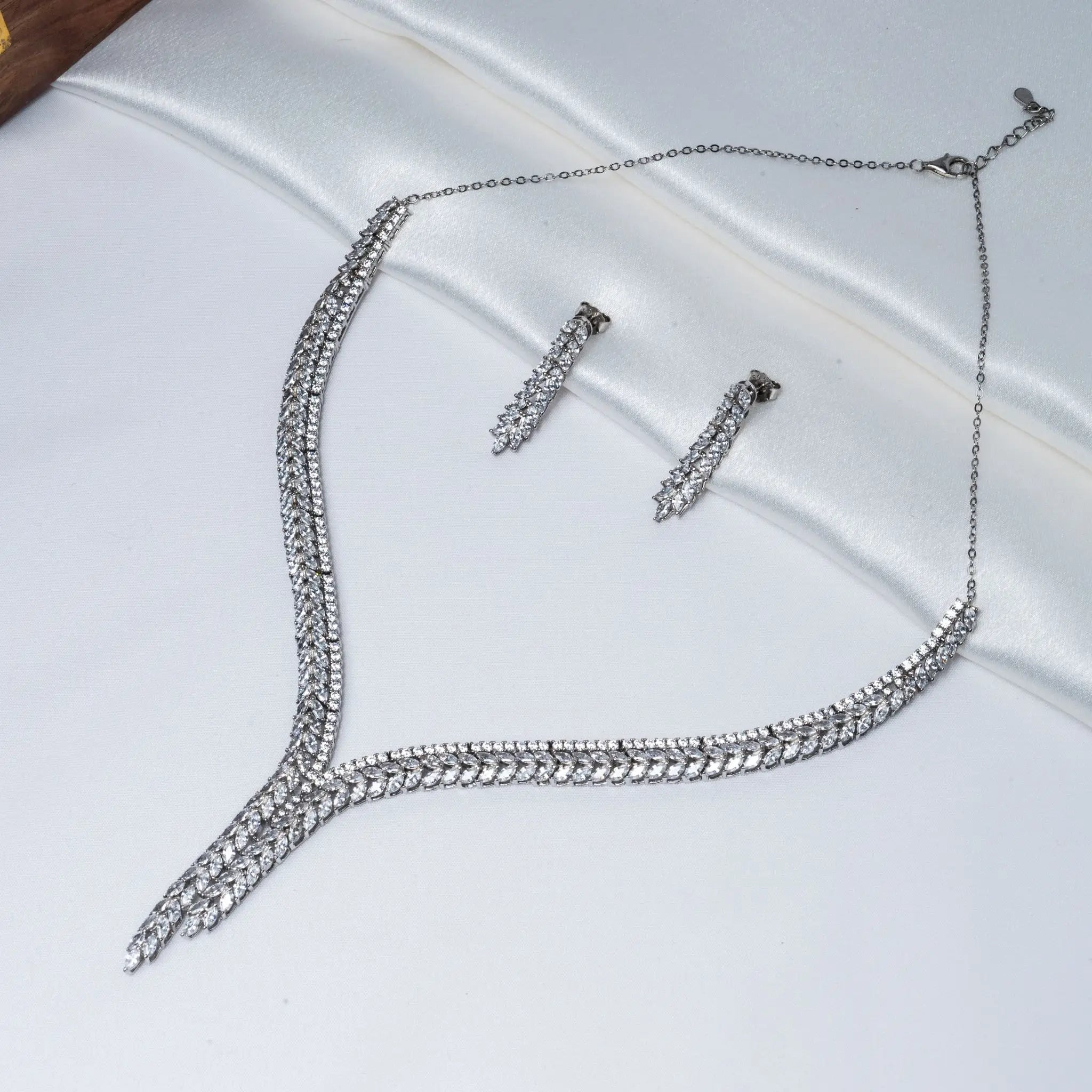 Solitaire Grand Necklace Set in 925 Premium Silver Jewelry for Women