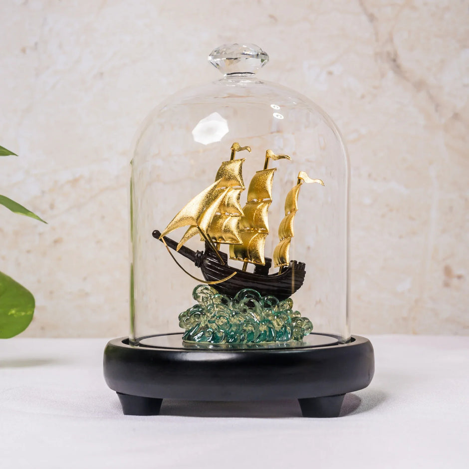 WN small blue horizon sail boat - Varenya Galleria