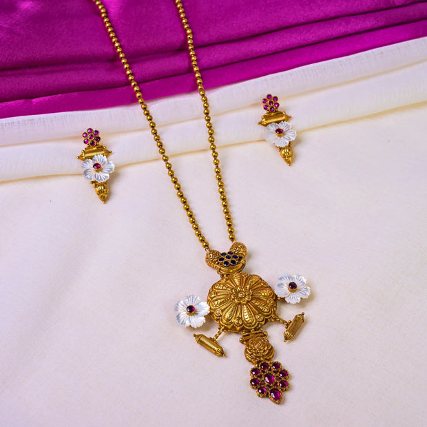 Whiteflower Fusion - Varenya Galleria