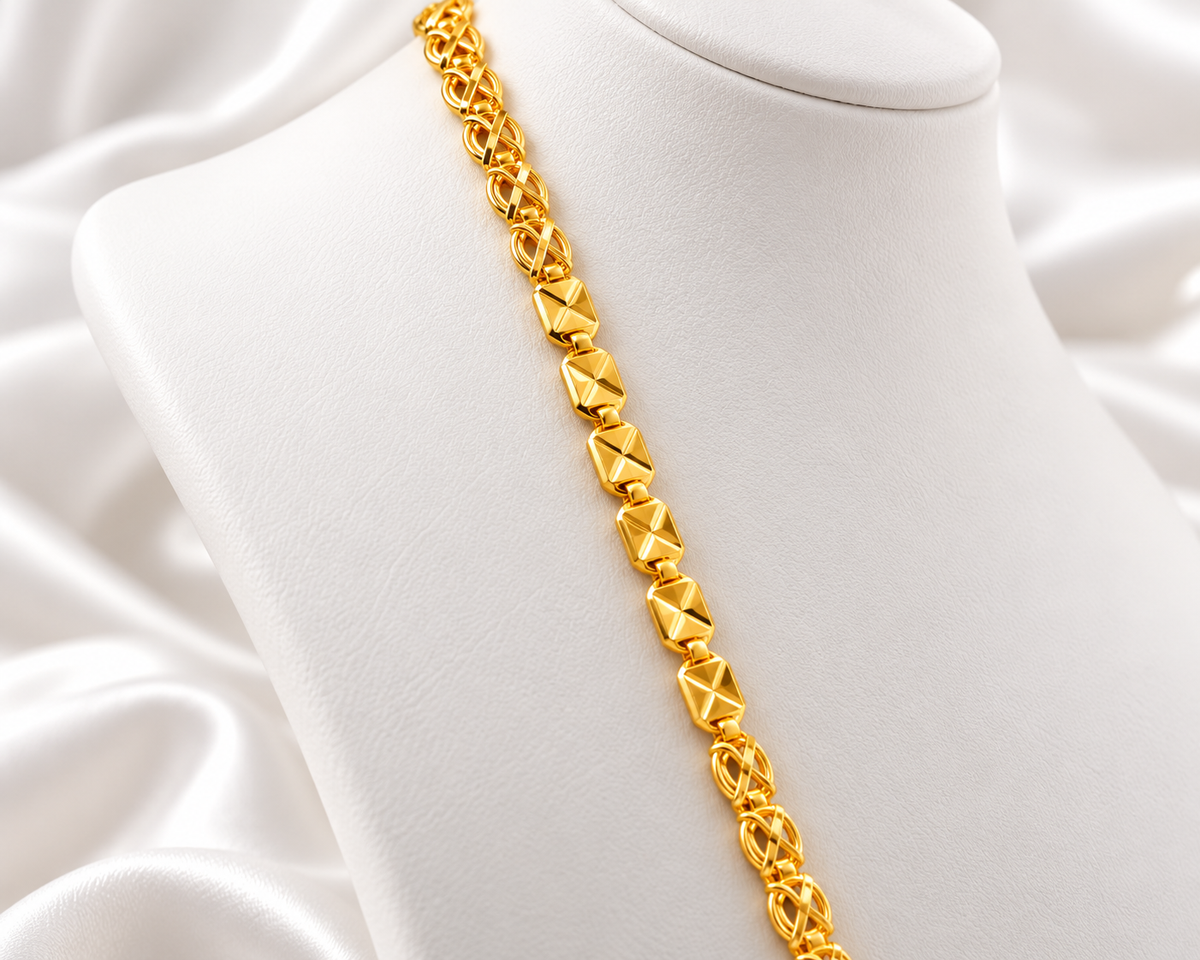 Gold Tone Faceted Geometric Link Chain Necklace