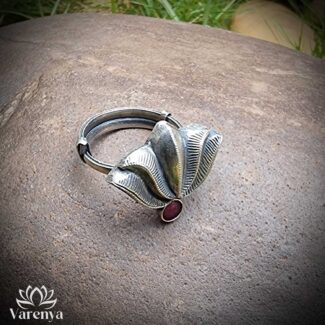 Varenya-Galleria-silver-women-ring-lotus